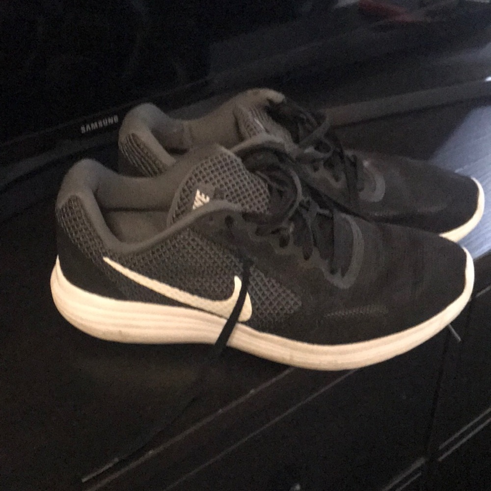 Black Nike Size 8